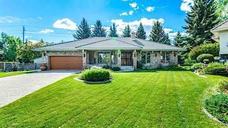 120 Varsity Estates Place NW Calgary, AB T3B 3B6