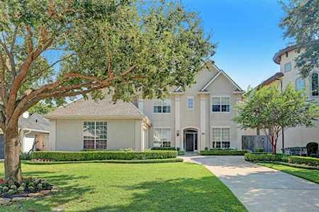 4609 Valerie St Bellaire, TX 77401