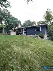 1021 N Lowell Ave Sioux Falls, SD 57103