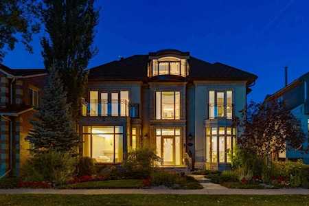 118 Crescent Rd NW Calgary, AB T2M 4A1