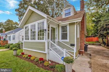 3913 Oliver St Hyattsville, MD 20782
