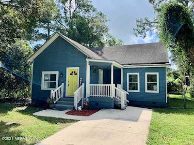 1005 Palmer St Green Cove Springs, FL 32043