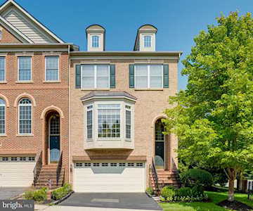 12450 Blissful Valley Dr Fairfax, VA 22033