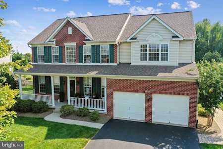 2807 Decatur Dr Adamstown, MD 21710