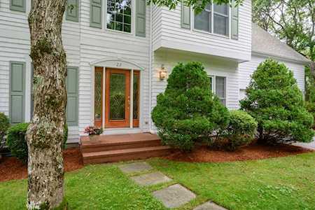 22 Equestrian Ln Falmouth, MA 02536