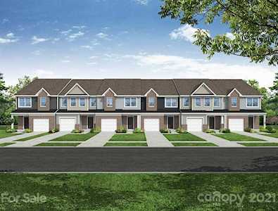 1018 Moffat Ln Matthews, NC 28105