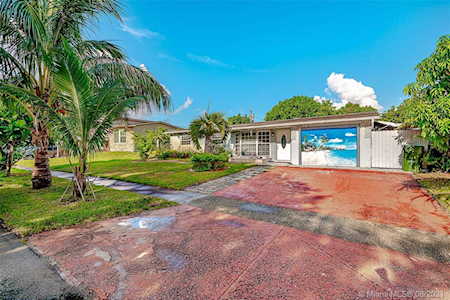 130 NW 72nd Way Pembroke Pines, FL 33024