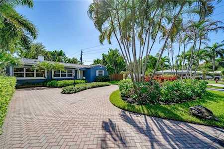 826 Coconut Dr Fort Lauderdale, FL 33315