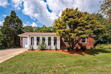 4011 Hunters Trl Floyds Knobs, IN 47119