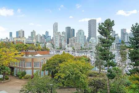 1450 Pennyfarthing Drive #311 Vancouver, BC V6J 4X8