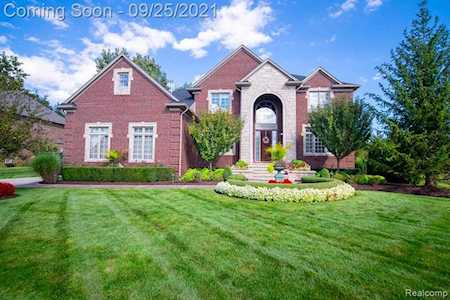 62578 Pond Dr Washington Twp, MI 48094