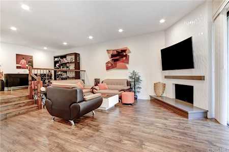 21900 Marylee St #272 Woodland Hills, CA 91367
