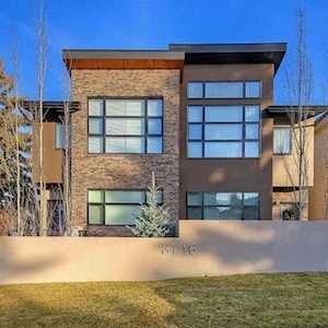 3716 15A St SW #3 Calgary, AB T2T 4C3