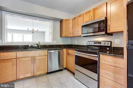 2803 Grovemore Ln Vienna, VA 22180