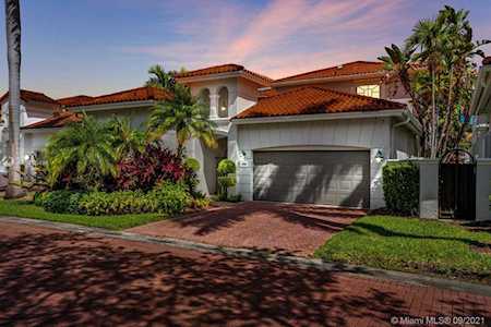 1091 Waterside Ln Hollywood, FL 33019