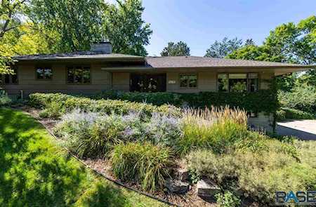 1009 S Lyndale Ave Sioux Falls, SD 57105