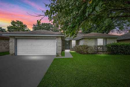 16214 Sierra Grande Dr Houston, TX 77083