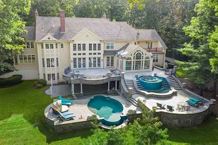 211 Westerly Rd Weston, MA 02493