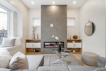 2073 E 6th Avenue Vancouver, BC V5N 1P8