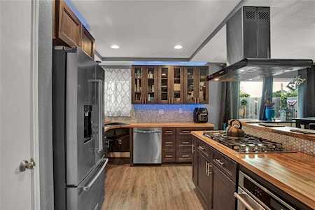 237 Palm Aire Dr Friendswood, TX 77546