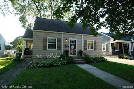 2091 Royal Ave Berkley, MI 48072