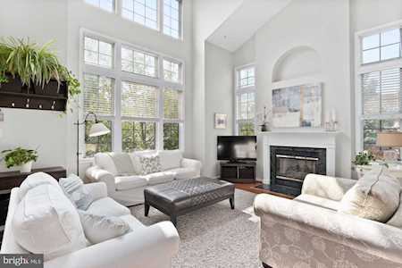 7037 Haycock Rd #907 Falls Church, VA 22043