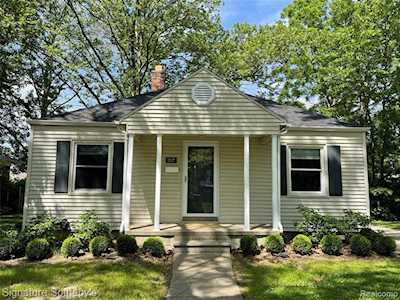 2659 Ellwood Ave Berkley, MI 48072