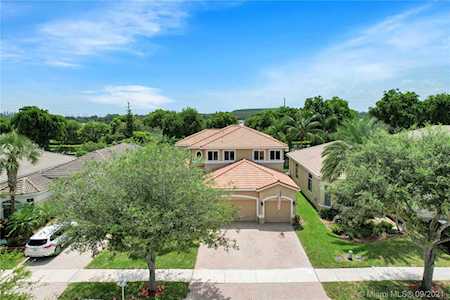 6261 SW 195th Ave Pembroke Pines, FL 33332