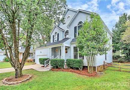 9430 Copper Hill Ln Charlotte, NC 28269