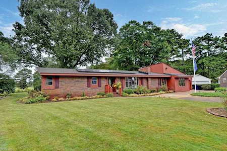 300 Snead Fairway Portsmouth, VA 23701