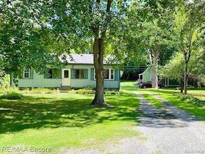 8940 Ortonville Rd Independence Twp, MI 48348