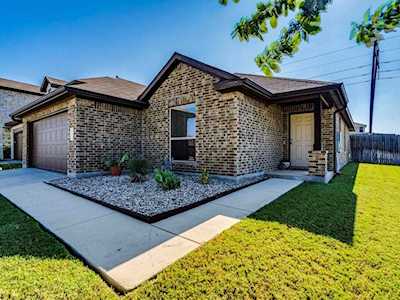 466 Eagle Brook LN Buda, TX 78610