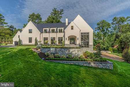 1004 Dogue Hill Ln Mclean, VA 22101