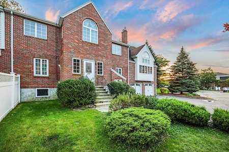 1989 Central St #1989 Stoughton, MA 02072