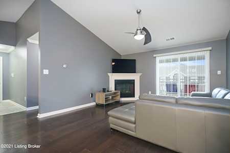 9605 Preston Spring Dr #202 Louisville, KY 40229