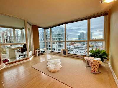1188 Richards Street #1105 Vancouver, BC V6B 3E6