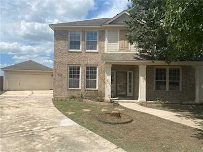 1385 Estival CIR Kyle, TX 78640