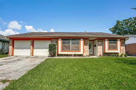 15410 Poolview St Houston, TX 77071
