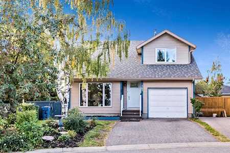 147 Stradwick Rise SW Calgary, AB T3H 1G7