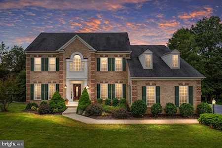 5141 Allison Marshall Dr Warrenton, VA 20187