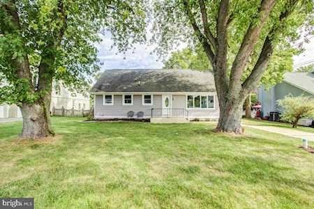 1526 Ridgely Dr Edgewater, MD 21037