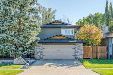 13012 Bonaventure Dr SE Calgary, AB T2J 5J1