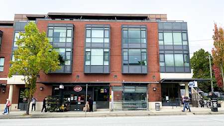 1961 Collingwood Street #202 Vancouver, BC V6R 3K6