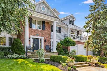 38 Williams Drive Massapequa Park, NY 11762