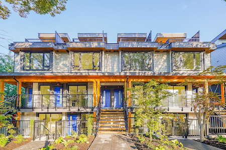 4732 Duchess Street Vancouver, BC V5R 3L4