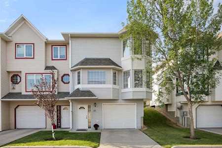 21 Prominence View SW Calgary, AB T3H 3M8