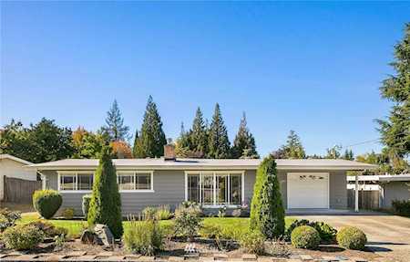 1249 149th Place SE Bellevue, WA 98007