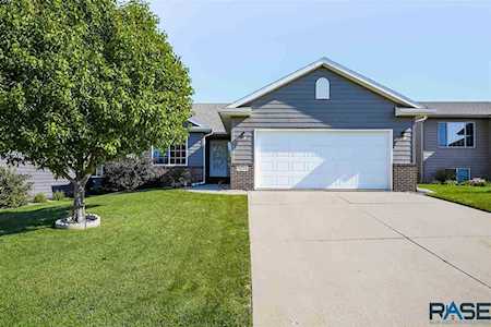 5724 W Bream Dr Sioux Falls, SD 57107