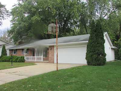 1726 Beaver Dam Dr Green Bay, WI 54304