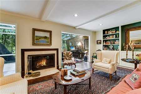 28 Woodstone SQ Austin, TX 78703